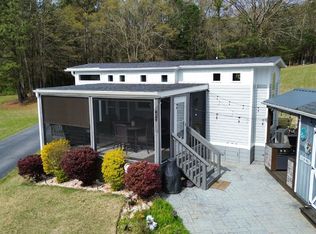 824 S Fleetwood Ln, Fair Play, SC 29643