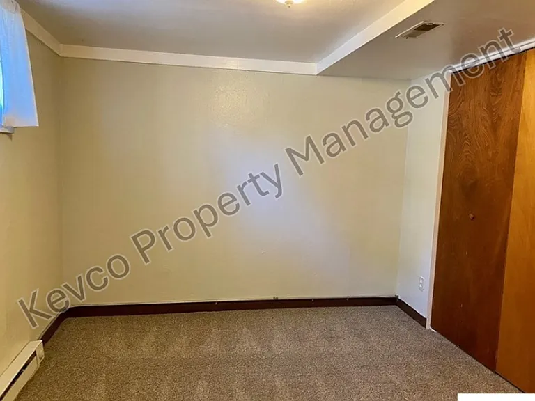 827 Remington St — Photo 9