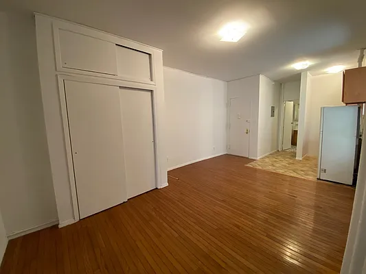 Rented by GreenVill Real Estate LLC | media 18