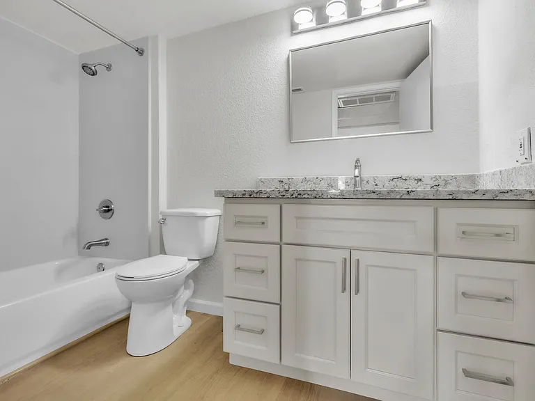5226 Hemlock St #35 — Photo 18