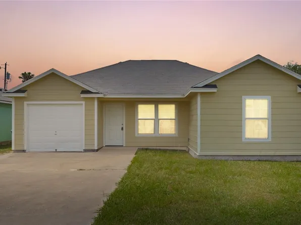 534 Military Dr, Corpus Christi, TX 78418
