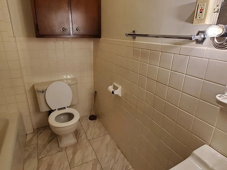 234 E Philadelphia Ave #4 — Photo 7