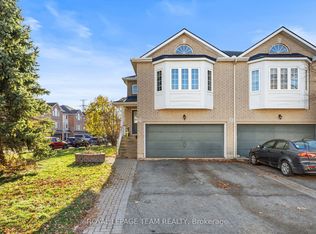 51 Castle Glen Cres, Ottawa, ON K2L 4G9