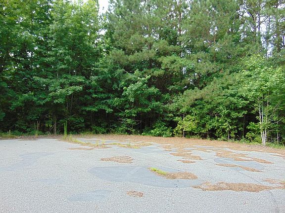 4th image of 14 Wood Ln