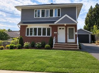 90 Madison Ave, Westbury, NY 11590