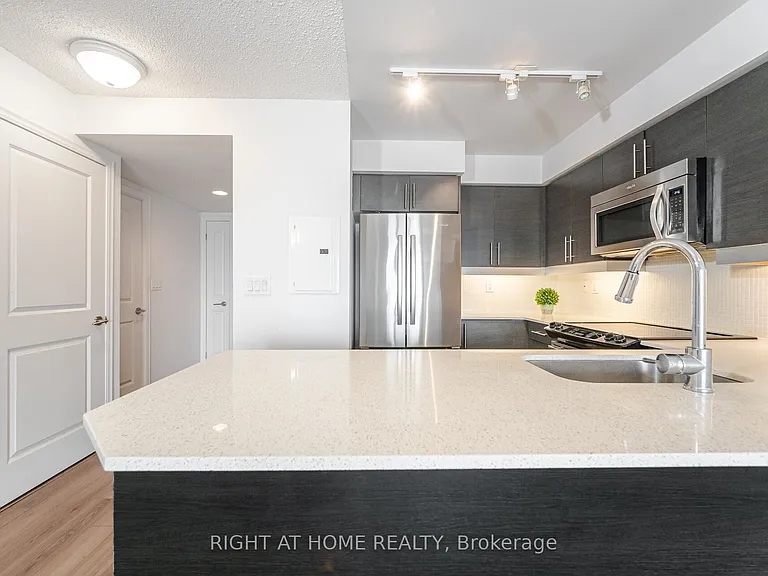 125 Western Battery Rd #1112 — Photo 9