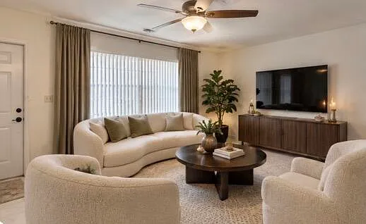3 bed, 2.0 bath, 1437 sqft, $3,200 — Photo 2