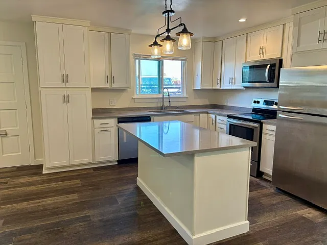 4660 Boundary St #A — Photo 2