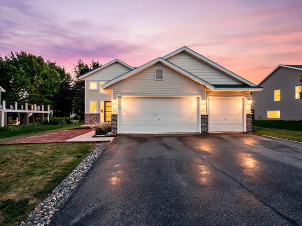 526 Hackney Ave, Shakopee, MN 55379