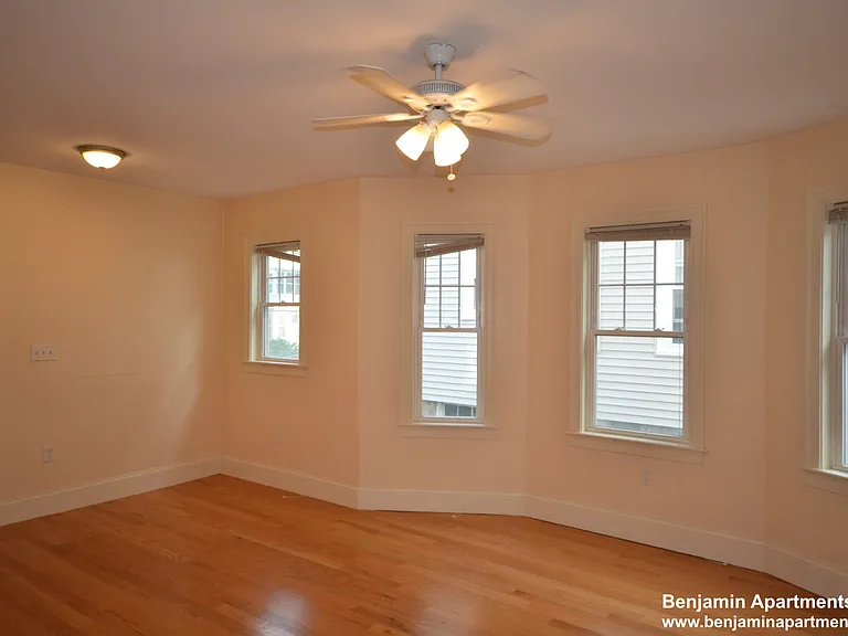 74 Brooks St #11 — Photo 5