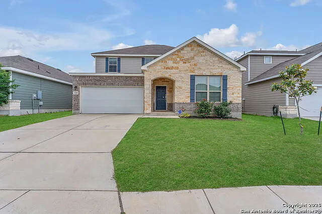 4 bed, 3.0 bath, 2569 sqft, $2,200 — Photo 1