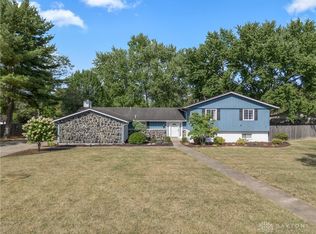 8910 Rooks Mill Ln, Dayton, OH 45458