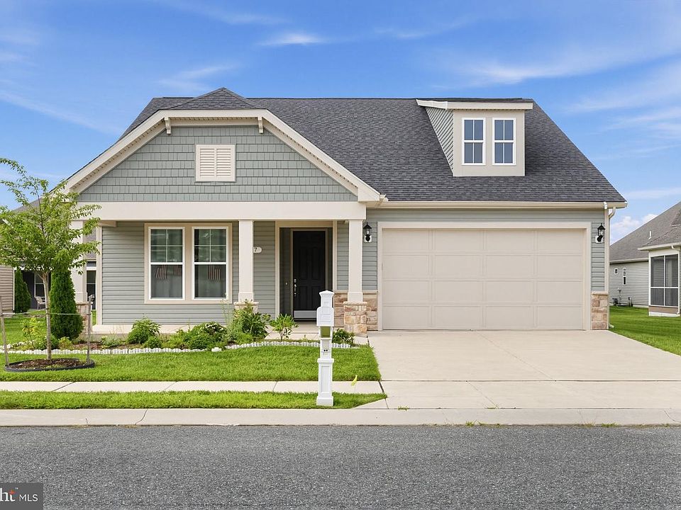 1st image of 117 Peacock Pl
