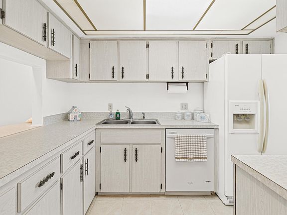 5th image of 4100 Ocean Beach Blvd APT 506