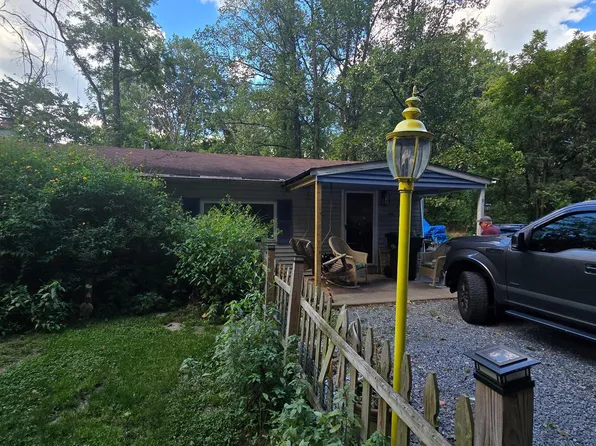 240 Lumber St, Highspire, PA 17034