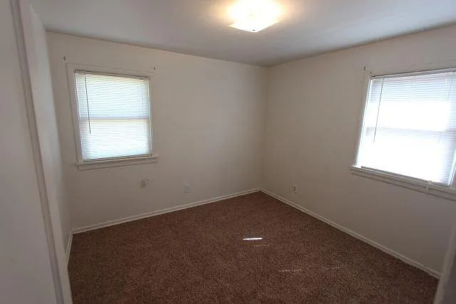1905 E Wellesley Ave — Photo 9
