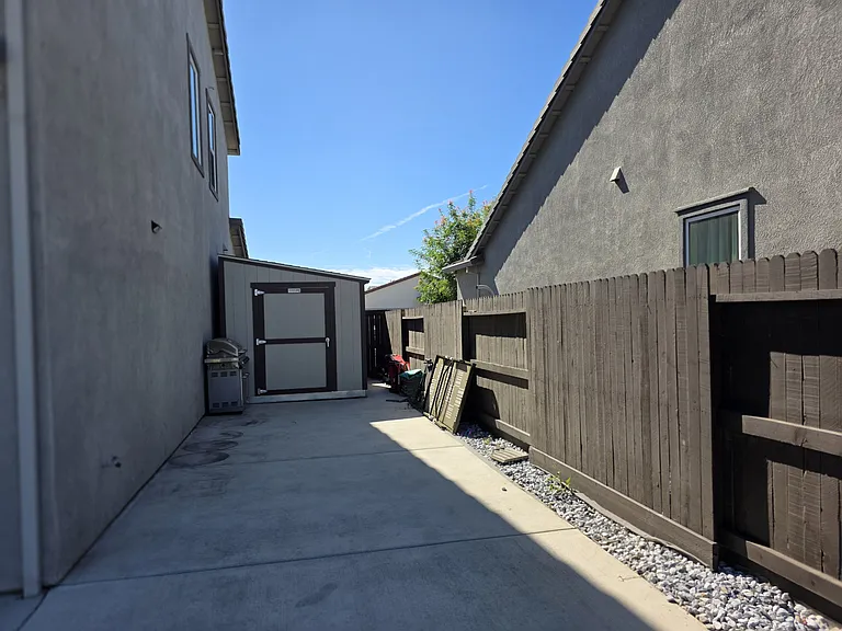 15357 Trolley St — Photo 23
