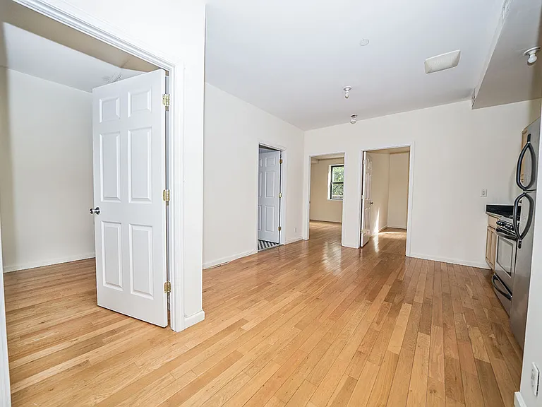 208 S 3rd St #2C — Photo 4