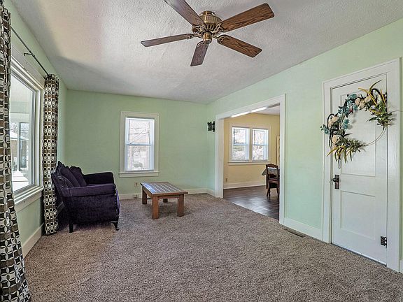 3rd image of 801 Flat St NE