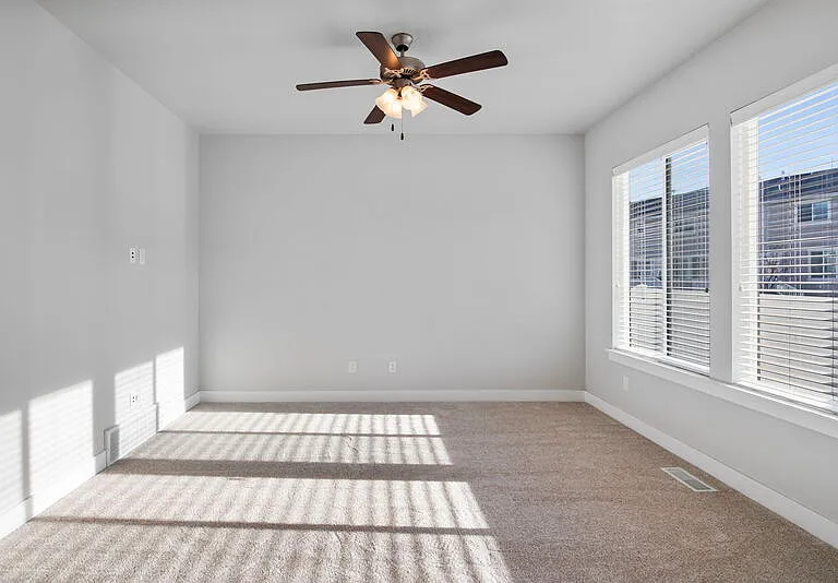 219 W Silver Springs Dr #OVER DOOR — Photo 19