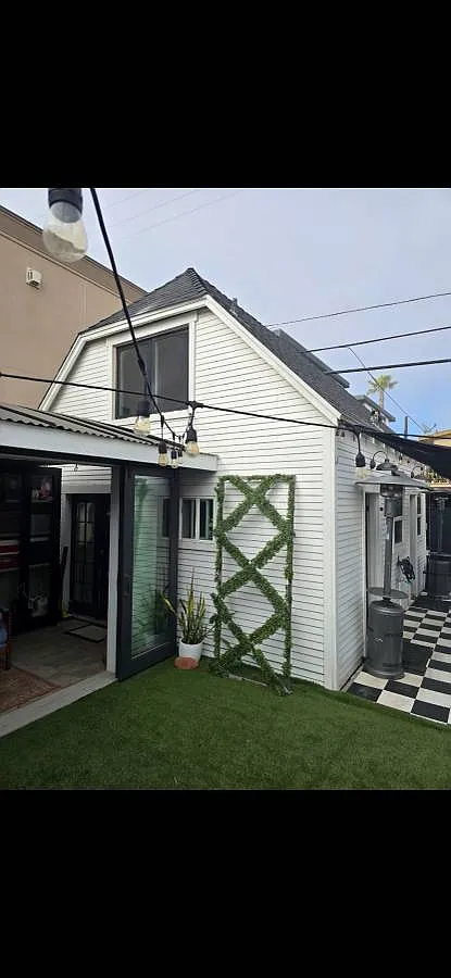 1 bed, 900 sqft, $3,300 — Photo 1