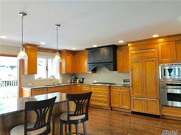 2nd image of 30 Fishermans Dr