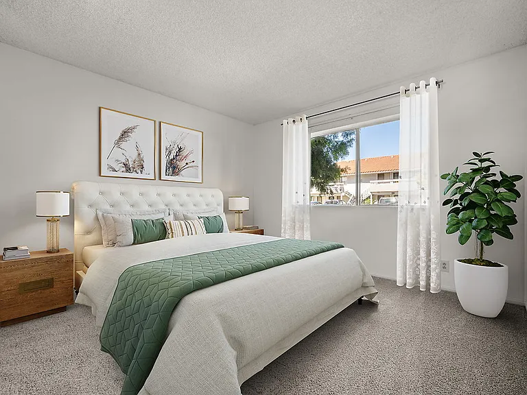 Hacienda at Camarillo Oaks — Photo 4