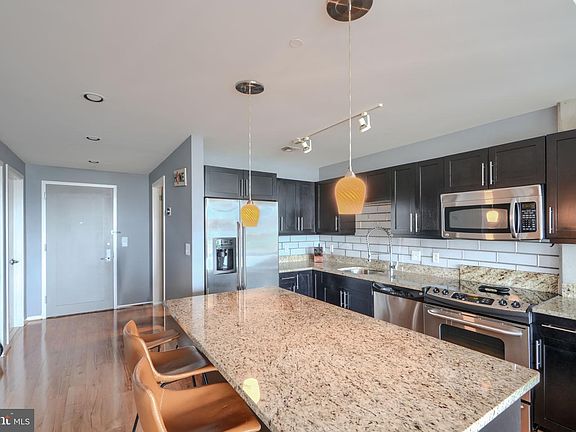5th image of 1200 Steuart St Unit 427