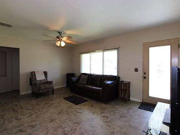 3rd image of 1577 Cambridge Dr