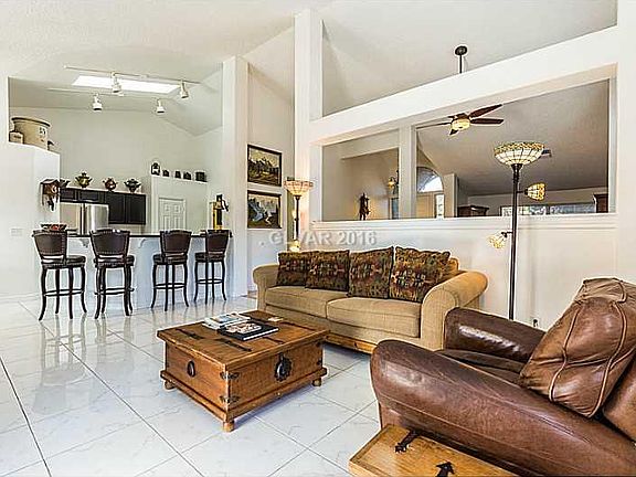 4th image of 326 Vallarte Dr
