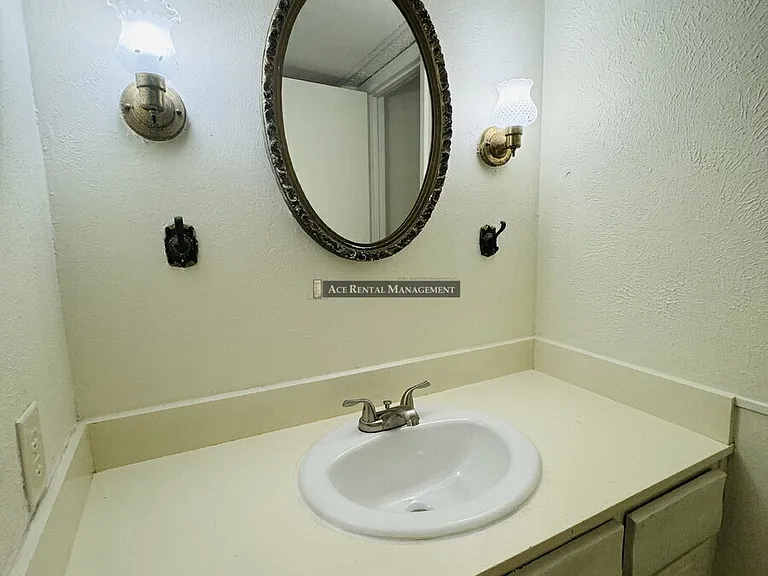 2901 Helena Ave #204 — Photo 11