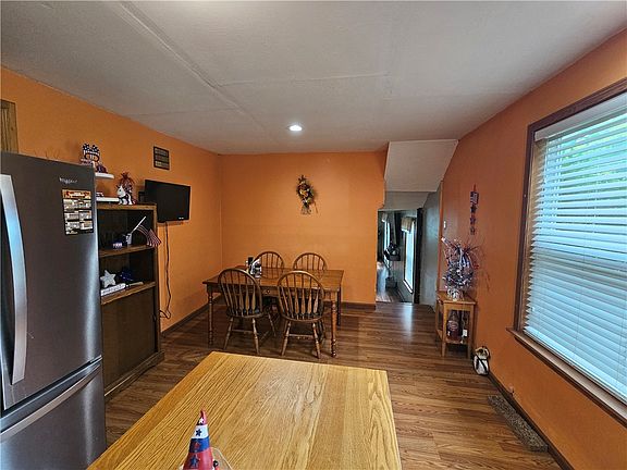 5th image of 1110 Sunrise Dr