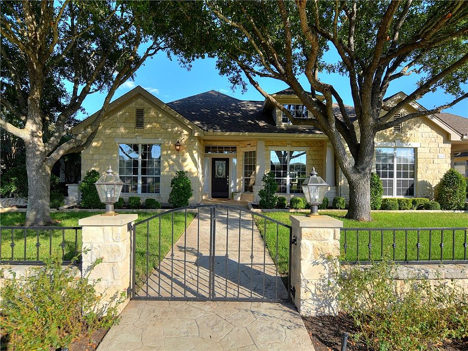 1st image of 10613 River Plantation Dr