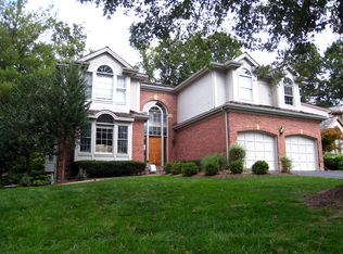 8670 Chase Glen Cir, Fairfax Station, VA 22039