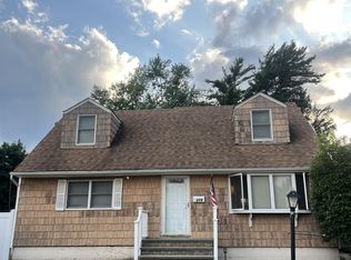 276 Division Ave, Hicksville, NY 11801