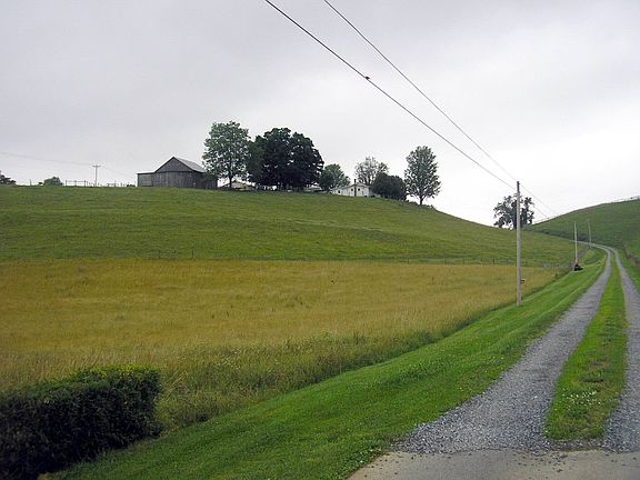 2nd image of 20476 Larkspur Ln