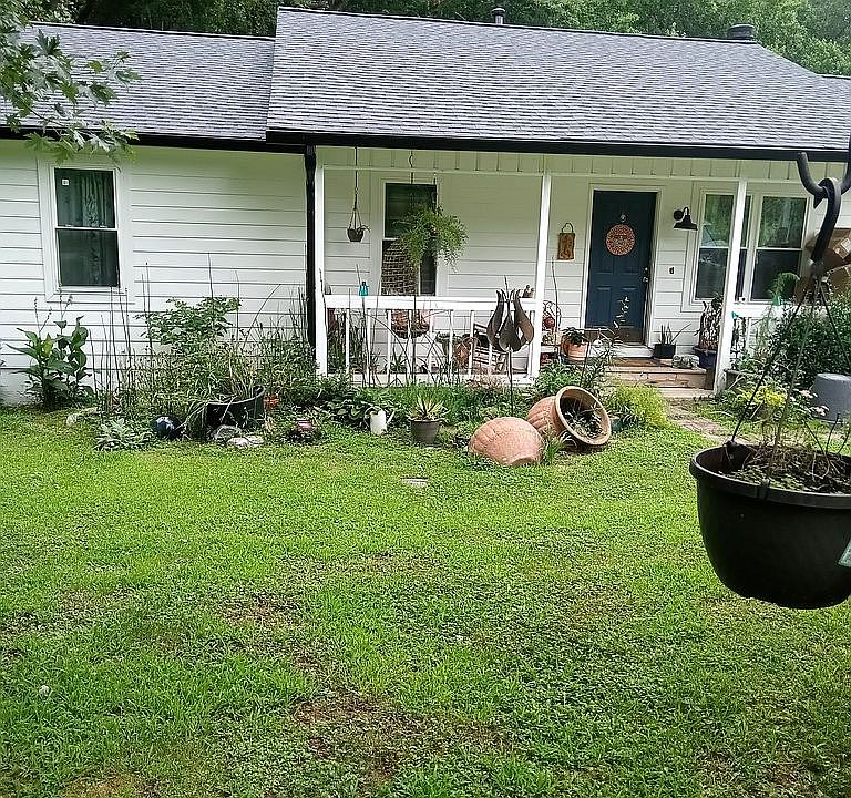 2nd image of 861 Forest Park Ln