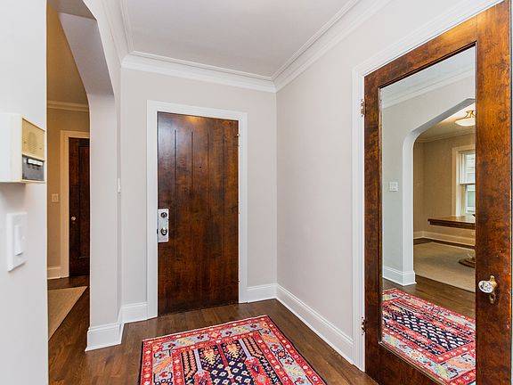 5th image of 1439 W Elmdale Ave APT 1S