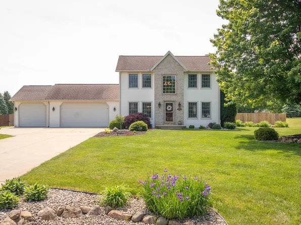 47679 Woodfield Cir, Mattawan, MI 49071