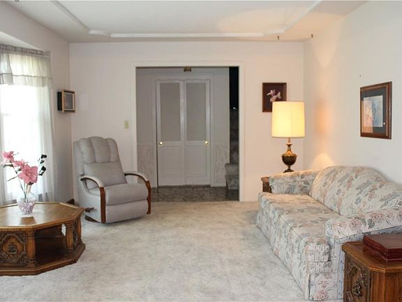 5th image of 10003 W 98th St