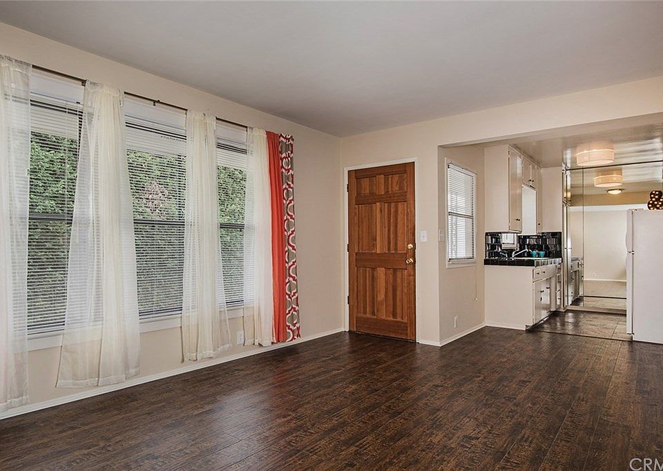 1st image of 1047 E 1st St Unit 10