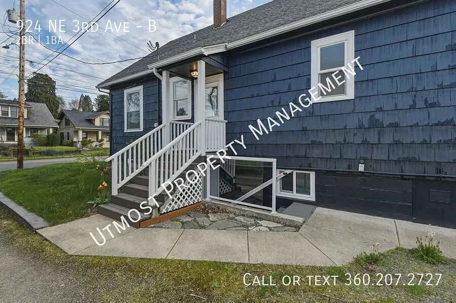 Building Photo - 924 NE 3rd Ave #B