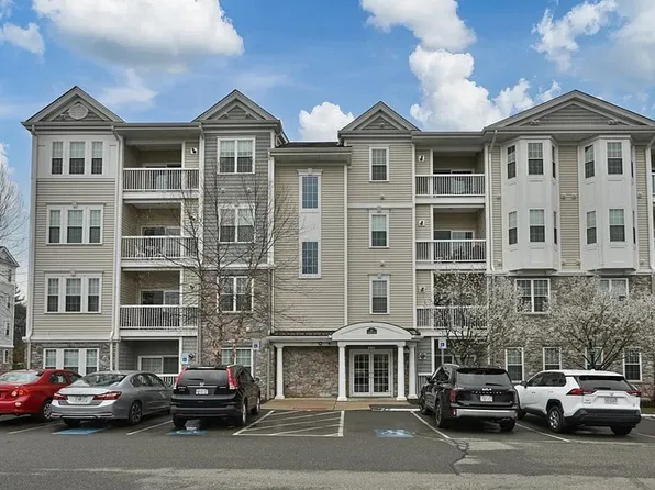 57 Augustus Ct Unit 1010, Reading, MA 01867