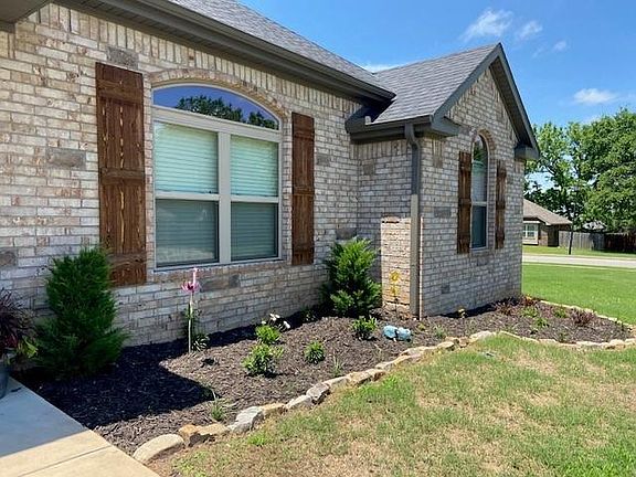 4th image of 140 Hearthstone Cir