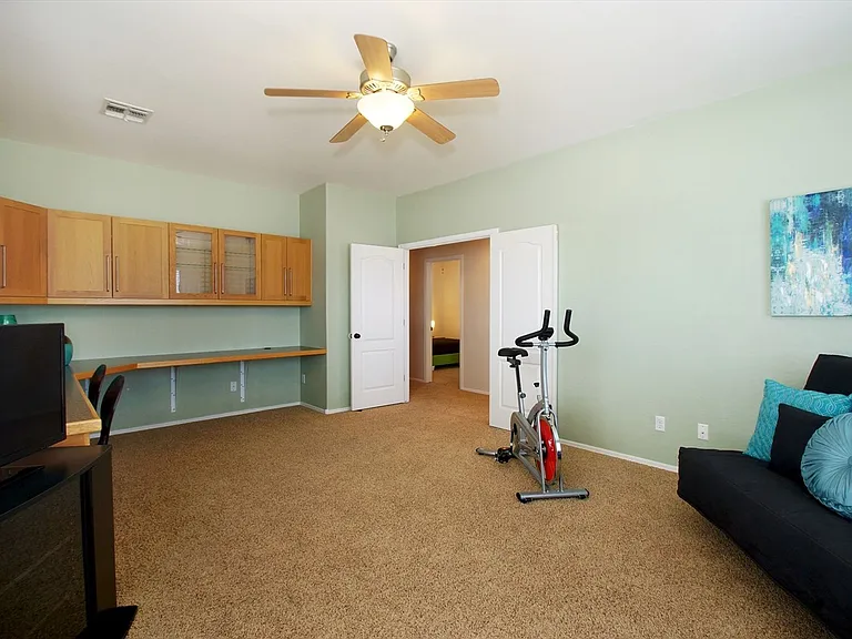 239 W Desert Ave — Photo 3
