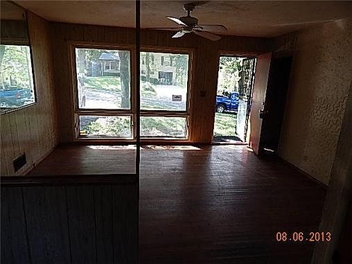 4th image of 4918 E 40th Pl