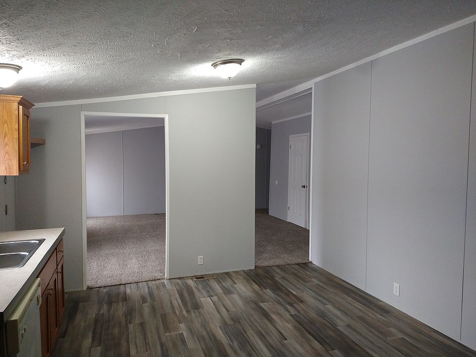 1st image of 525 Continental Cir #525