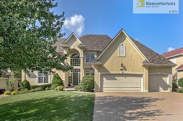 1st image of 636 NE Shoreline Dr