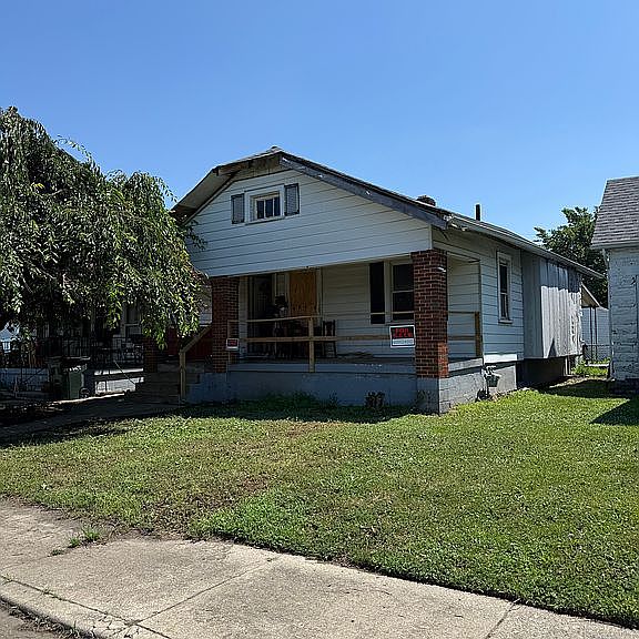 Listing photo 2