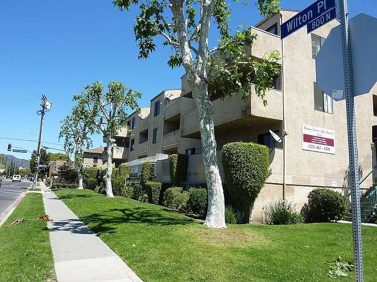 5453 Lemon Grove Ave — Photo 2
